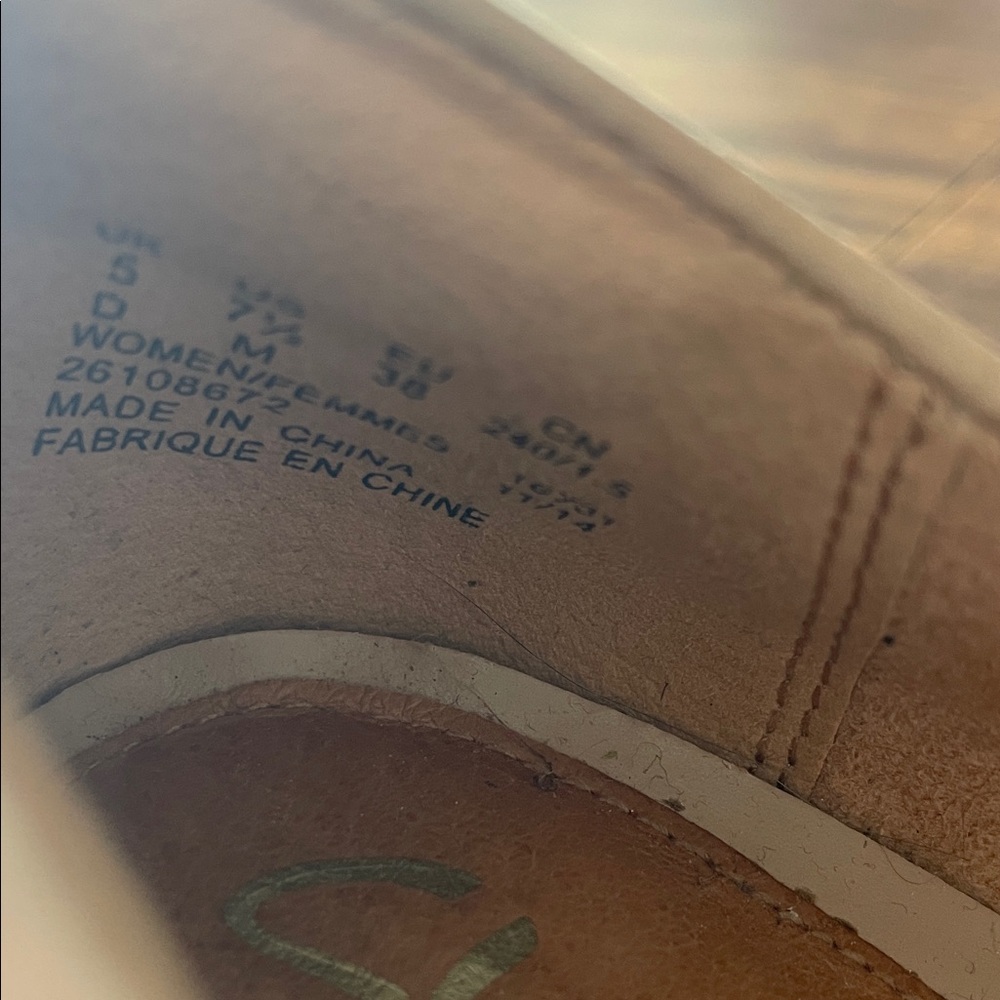 Clarks Artisan Tan Women's Heels Pumps - Picture 11 of 11